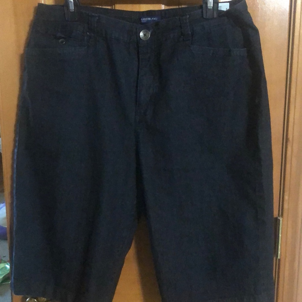 New without tags Bandolino Jean stretch shorts
